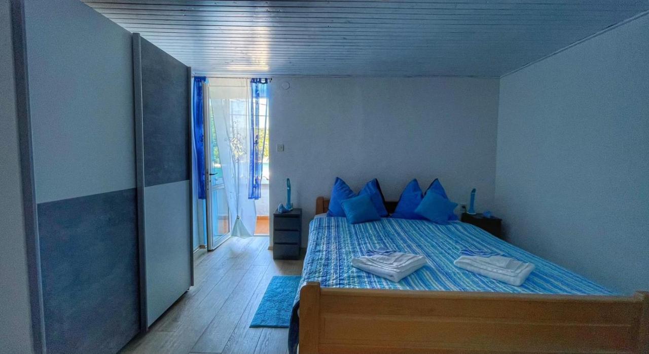 Guesthouse Porto Cres Luaran gambar