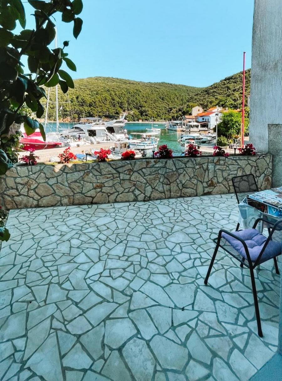Guesthouse Porto Cres Luaran gambar